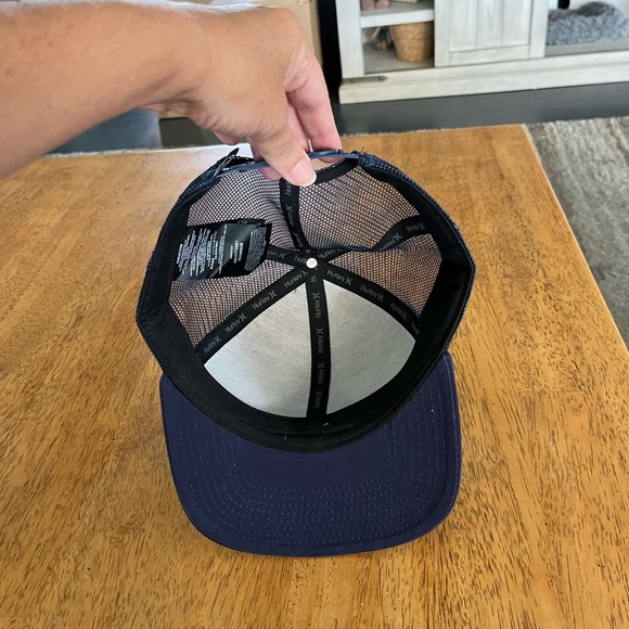 Hurley hat - Picture 7 of 7